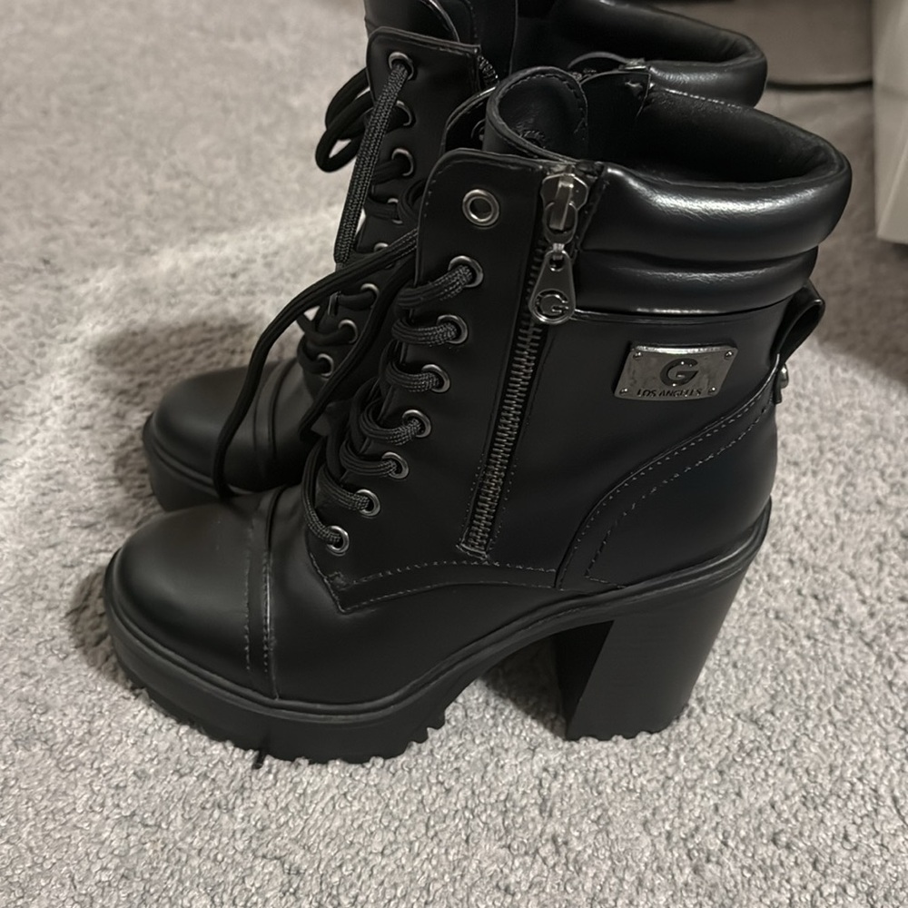GBG SHEEVA BOOTS SIZE 6 brand new